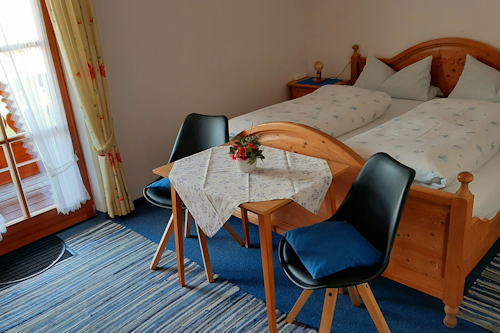 Zimmer bei Ferienwohnung Haus Annemarie in Taching am See